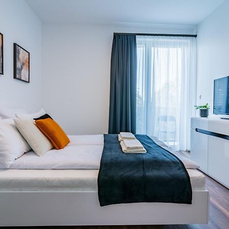 Fox Premium Apartment & Free Private Parking Budapeste Exterior foto
