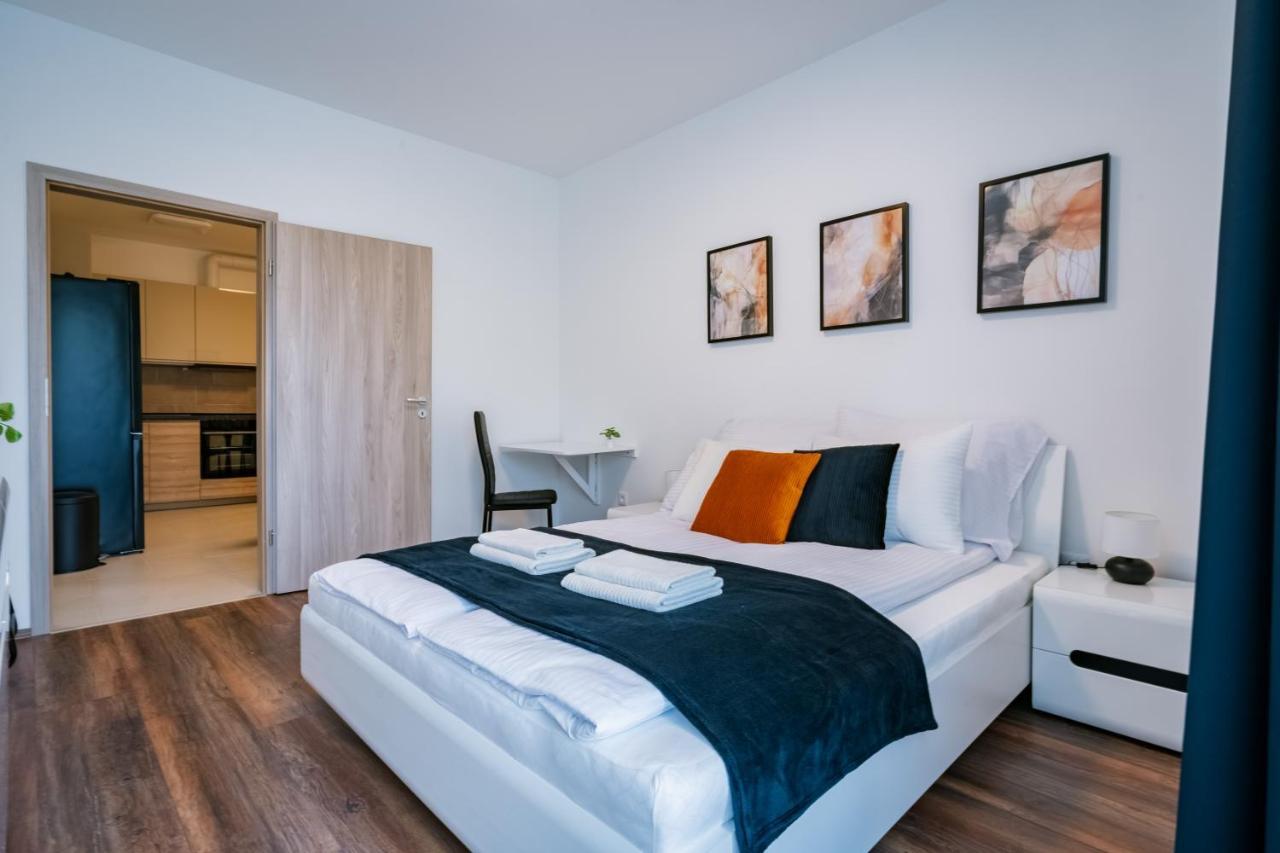 Fox Premium Apartment & Free Private Parking Budapeste Exterior foto